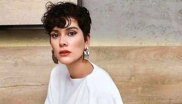 Bergüzar Korel’den Kuran paylaşımı açıklaması